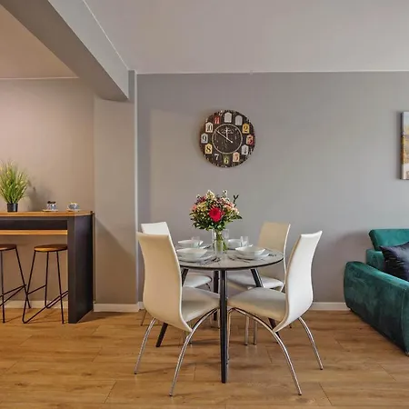 Biala Perla Z Garazem 3 C Perlowa Przystan -